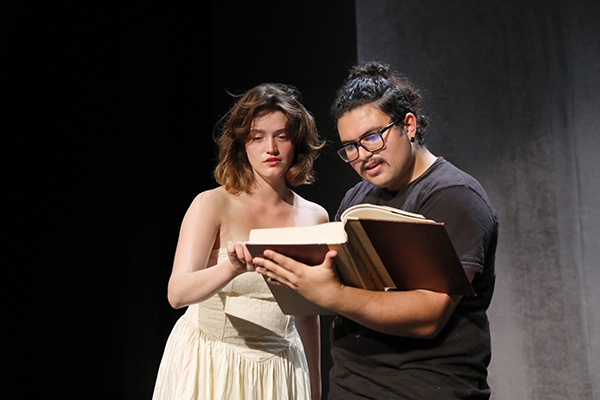 2 actors in the in the play Eurydice